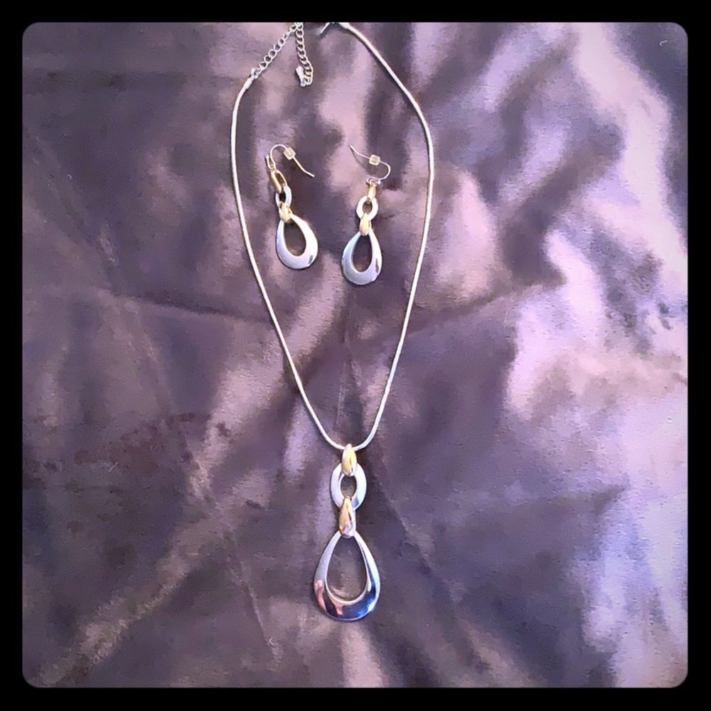 Necklace and earrings set